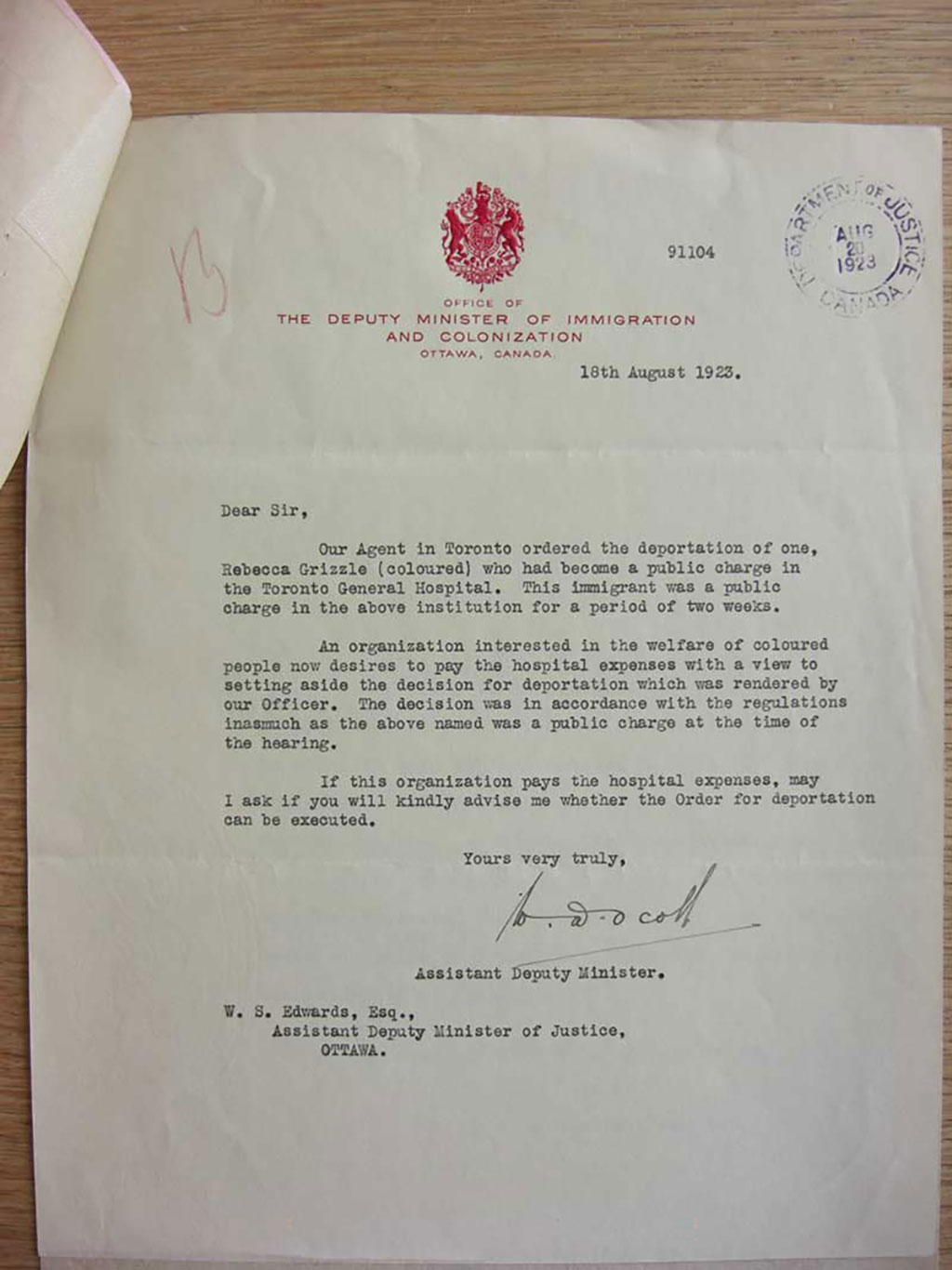 Photographie d'une lettre dactylographiée provenant du sous-ministre de l’Immigration et de la Colonisation. La lettre datée du 18 août 1923.