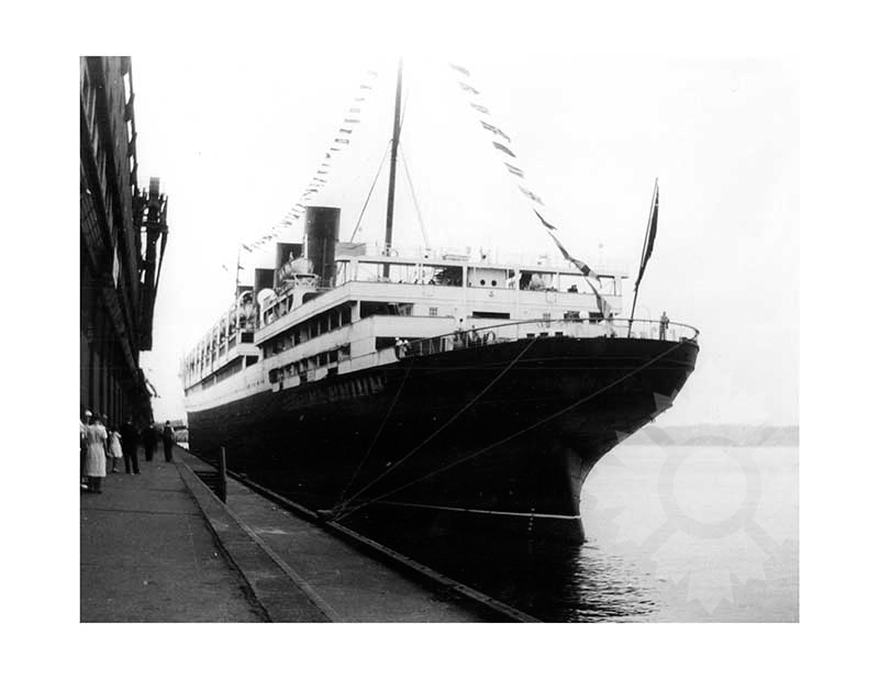 Photo en noir et blanc du navire Aquitania (RMS)