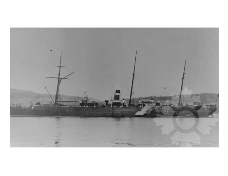 Photo en noir et blanc du navire Canadian (RMS)