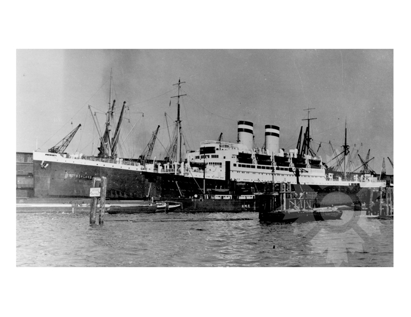 Photo en noir et blanc du navire Deutschland (SS) (1923-1945)