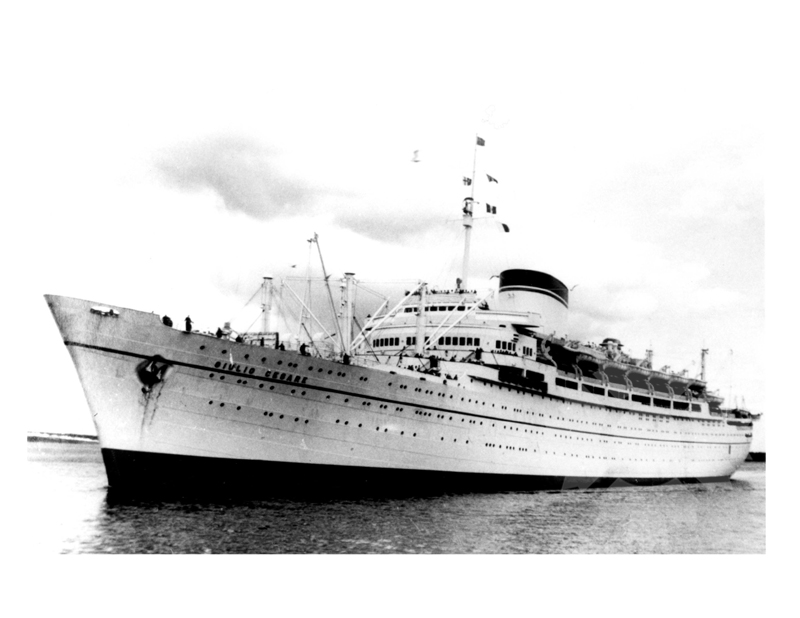 Photo en noir et blanc du navire Jules César (MS) (1949-1973)