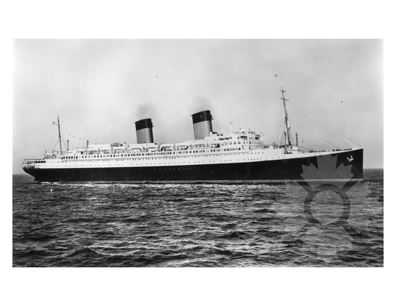 Photo en noir et blanc du navire ile de france (SS) (1926-1959)