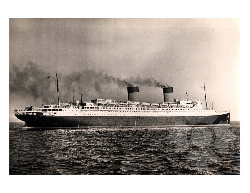 Photo en noir et blanc du navire ile de france (SS) (1926-1959)