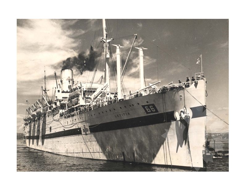 Photo en noir et blanc du navire letitia II (HMHS) (1925-1945) WWII Empire Brent (1946-1952)