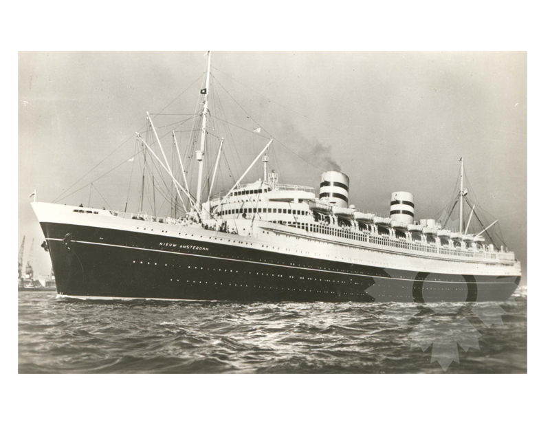 Photo en noir et blanc du navire New Amsterdam II (SS) (1937 - 1974)