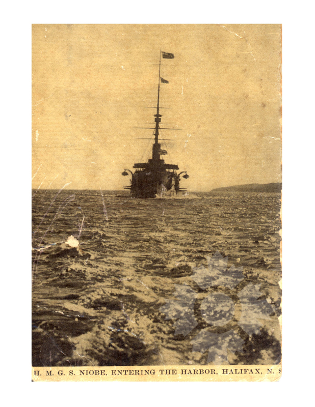 Photo en noir et blanc du navire Niobe (RMS 1897-1910) (HMCS 1910-1922)