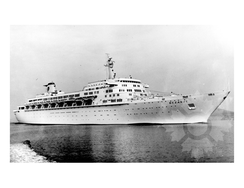 Photo en noir et blanc du navire Oceanic II A (SS) (1963-1985)