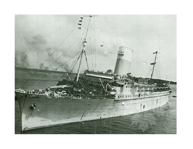 Photo en noir et blanc du navire Pasteur (SS) (1938-1957) WWII