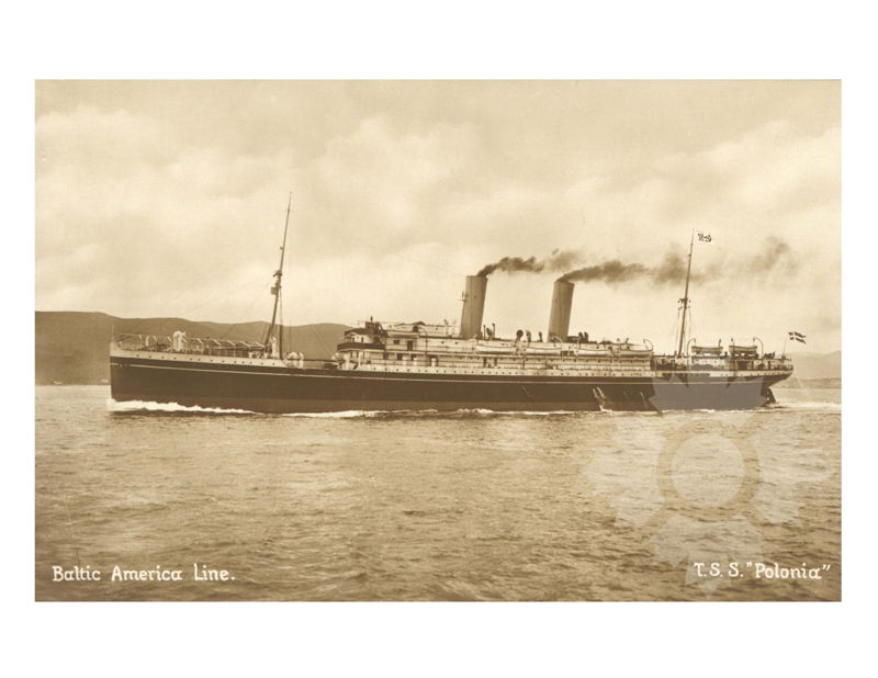 Photo en noir et blanc du navire Polonia (Edited)