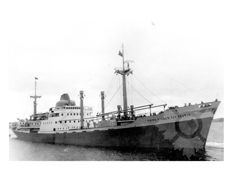 Photo en noir et blanc du navire Prins Willem Van Oranje (MS) (1953-1965)