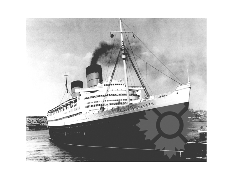 Photo en noir et blanc du navire Queen Elizabeth (RMS) (1940-1968)