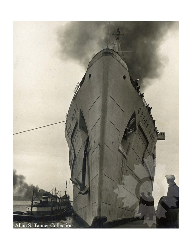 Photo en noir et blanc d'un navire Queen Mary (RMS) (1936-1967) WWII