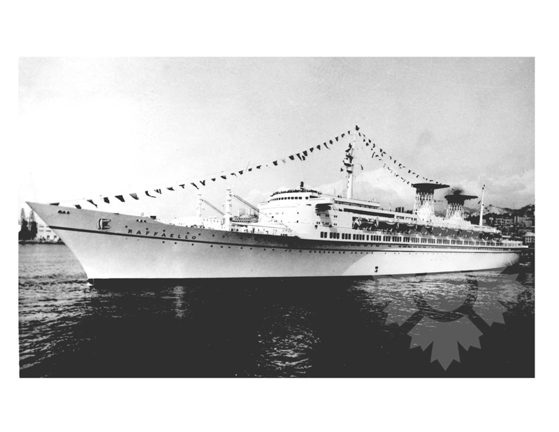 Photo en noir et blanc du navire Raffaello (SS) (1965-1975)