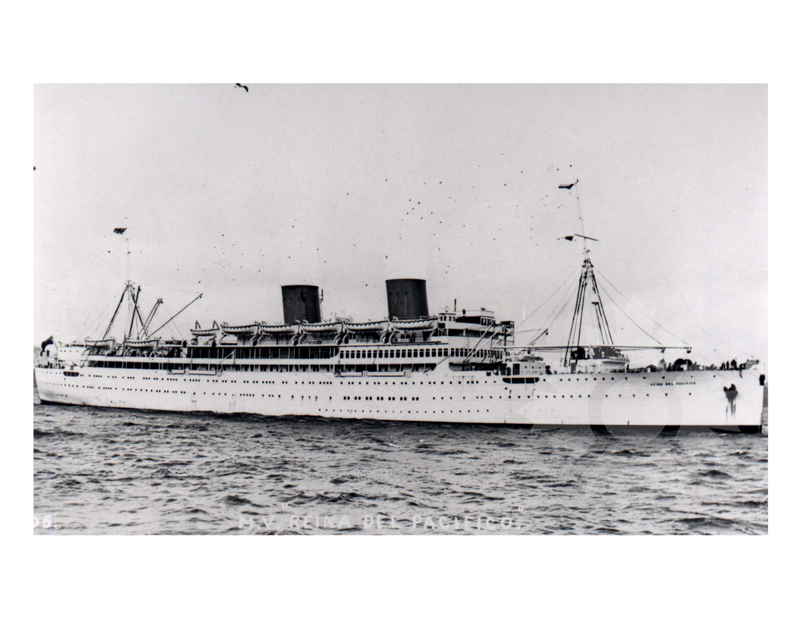 Photo en noir et blanc du navire Reine du Pacifique (MV) (1931-1958)