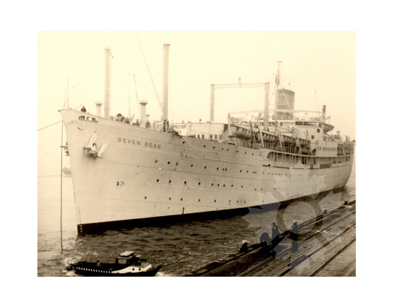 Photo en noir et blanc du navire Sept mers (MS) (1953-1977)