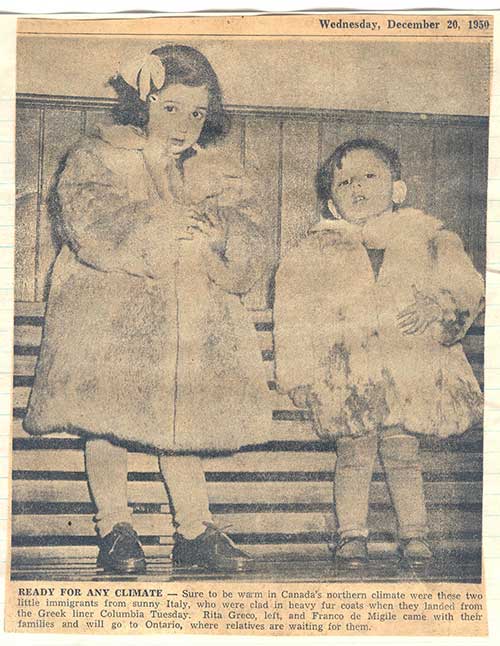 Détail d’un album de coupures de journaux sur l’arrivée au Canada des enfants Rita Greco et Franco de Migil, 1950. Musée canadien de l’immigration du Quai 21 (R2014.336.1).
