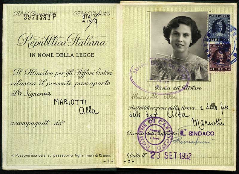 Passeport délivré à Alba Mariotti, 1952. Musée canadien de l’immigration du Quai 21 (DI2013.1900.1a).