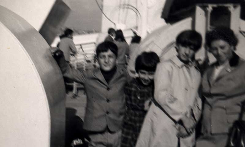 La famille Di Giuseppe à bord du M.S. Saturnia, 1964. Musée canadien de l’immigration du Quai 21 (DI2013.1788.5).