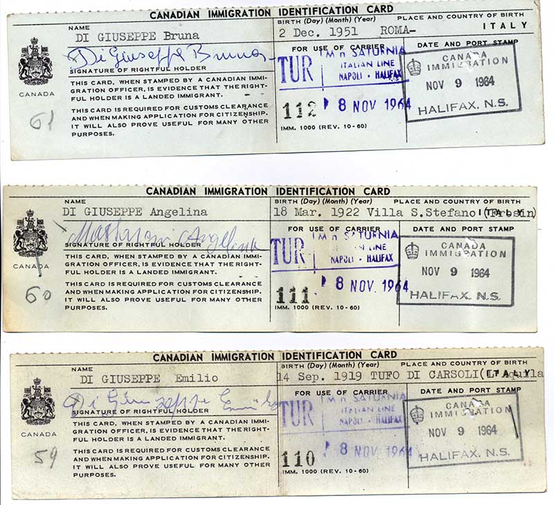 Carte d’identité d’immigration canadienne délivrée à Bruna, Angelina et Emilio Di Giuseppe, 1964. Musée canadien de l’immigration du Quai 21 (DI2013.1788.4).