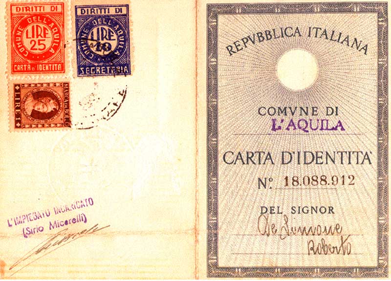Passeport délivré à Roberto de Simone, 1951. Musée canadien de l’immigration du Quai 21 (DI2013.1045.1b).