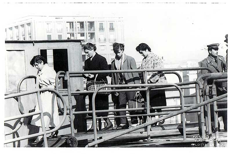 Domenico Stagliano à bord du S.S. Roma à Naples, Italie, 1956. Image courtoisie de Domenico Stagliano.