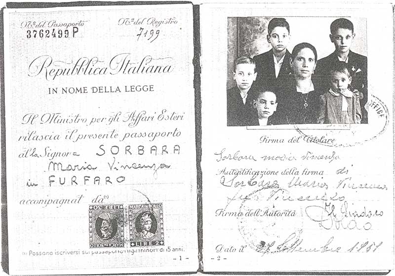 Passeport délivré à Maria Furfaro, 1951. Musée canadien de l’immigration du Quai 21 (DI2013.1797.1a).