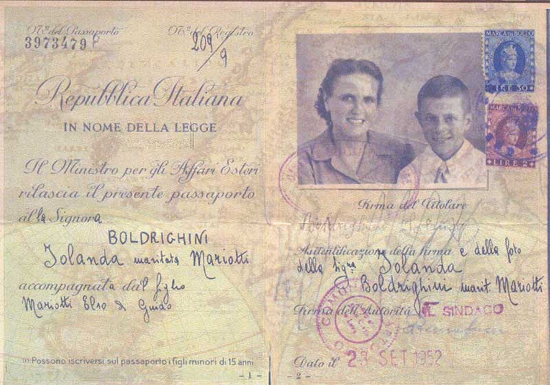 Passeport délivré à Iolanda Boldrighini, 1952. Musée canadien de l’immigration du Quai 21 (DI2013.1776.1).