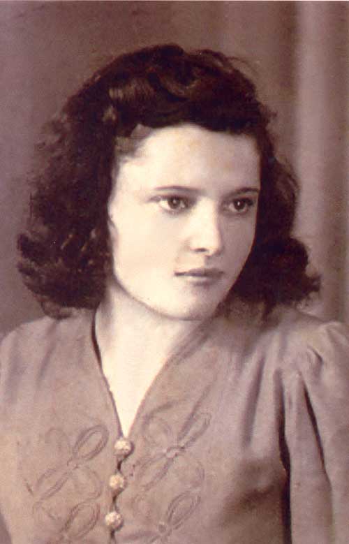 Portrait de Teresa Pagnucco, 1948. Musée canadien de l’immigration du Quai 21 (DI2013.1809.2).