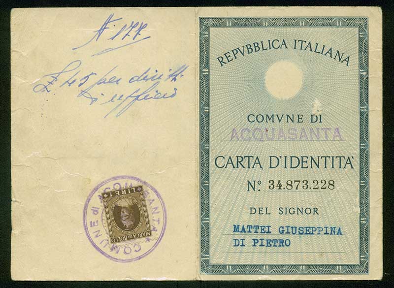 Carte d’identité délivrée à Mattei Giuseppina Di Pietro, 1955. Musée canadien de l’immigration du Quai 21 (DI2013.1794.2a).