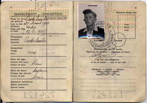 Passeport délivré à Aaltinus Kiers. Musée canadien de l’immigration du Quai 21 (DI2013.1554.2).
