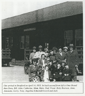 La famille Lane, à son arrivée à Stratford, en Ontario. Musée canadien de l’immigration du Quai 21 (DI2013.1674.32).