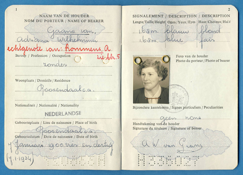 Passeport délivré à Adriana Rommens. Musée canadien de l’immigration du Quai 21 (DI2013.1561.1a).