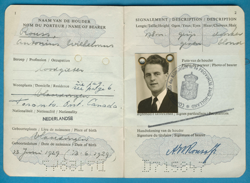 Passeport délivré à Antonius Rouss, en 1953. Musée canadien de l’immigration du Quai 21 (DI2013.1825.3b).