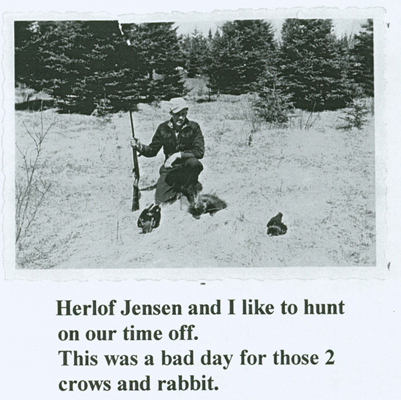 Cornelis Verwolf, à la chasse avec Herlof Jensen, en 1950. Musée canadien de l’immigration du Quai 21 (DI2013.1677.6).
