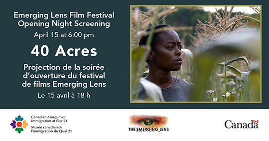 Renseignements sur l’événement à côté d’un film représentant une femme noire debout dans un champ de maïs.