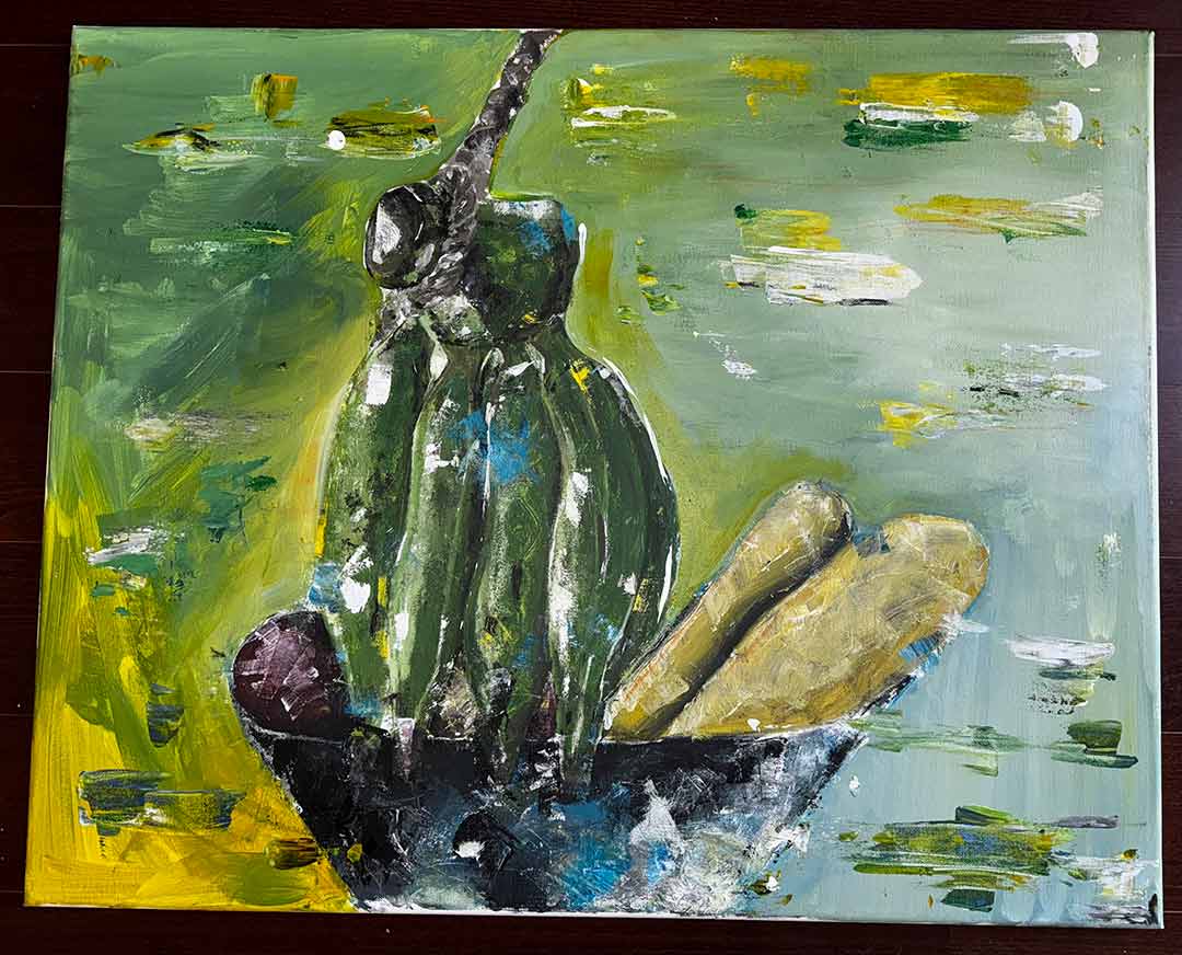 Bol noir rempli de produits sur fond stylisé multicolore.