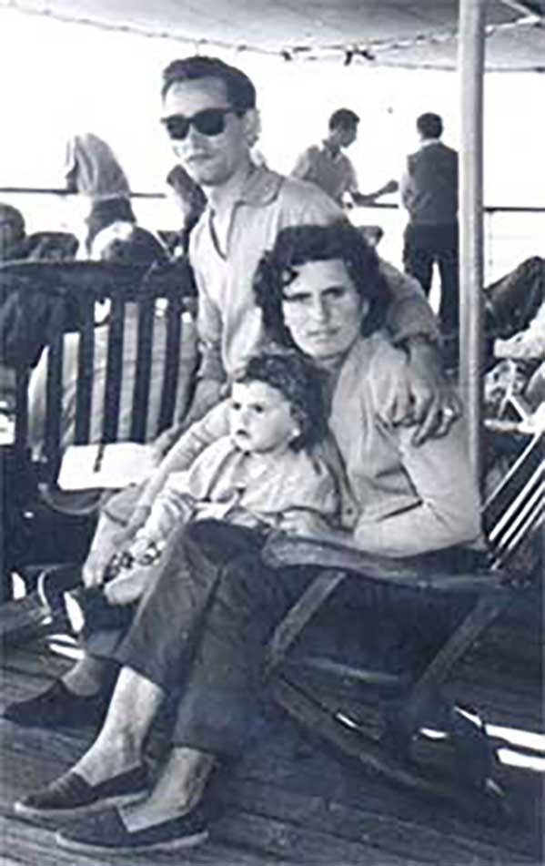Giulio Cesare et Gabriela Maria Alessandroni avec leur fille Anna Teresa.