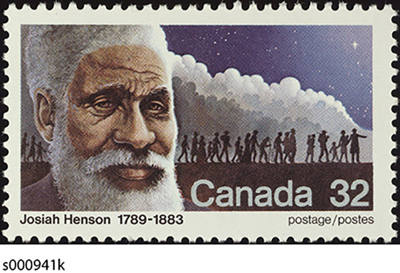 Un homme noir avec des cheveux grisonnants et une barbe est représenté sur un timbre canadien. Plusieurs silhouettes sont visibles en arrière-plan.