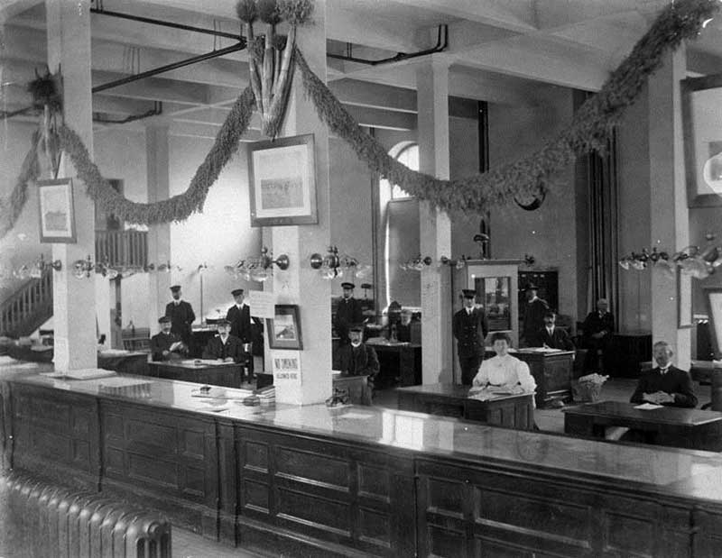 Bureaux de l’immigration de Winnipeg, au Manitoba, en 1907.