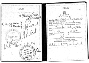 Page de passeport montrant le tampon Canada Immigrant.