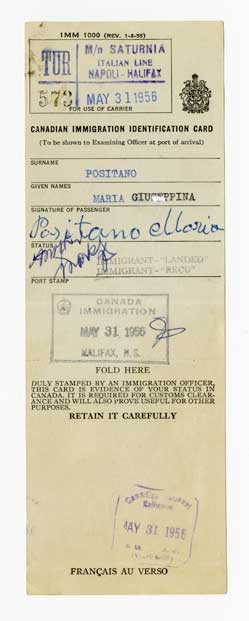 Carte d’identité canadienne de Maria Positano avec trois timbres et une signature.
