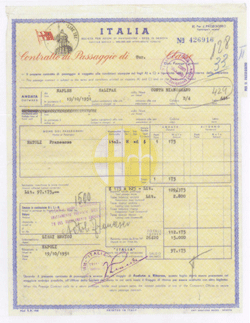 Document de voyage jaune montrant des écritures en italien et des montants.