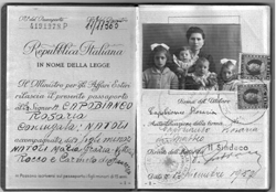 Passeport italien montrant la page de la photographie d’une jeune femme et de quatre enfants.