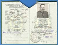 Passeport italien photo page montrant le visage de l’homme.