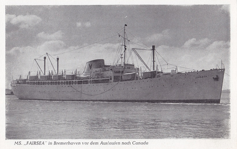 Carte postale noir et blanc représentant un bateau appelé le Fairsea.