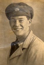 Portrait du jeune Arthur en uniforme.