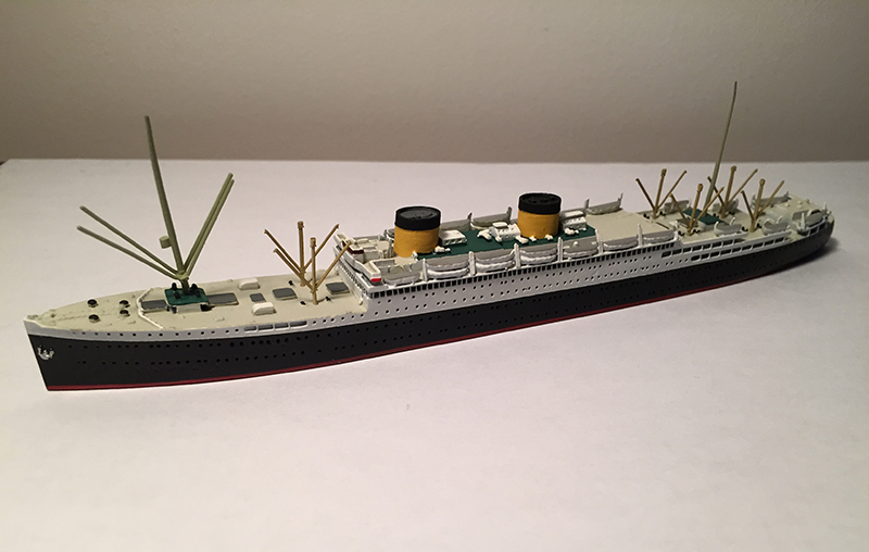 Maquette miniature du navire Britannic.