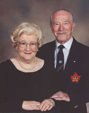 Portrait de Betty et Bill, Betty assise à côté de Bill.